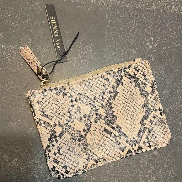 Sienna Mae Handbags - 🆕 Snakeskin Vegan Leather Keychain Wallet